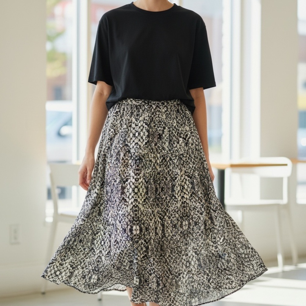 Haute Hippie Black and White Printed Maxi Skirt size 6